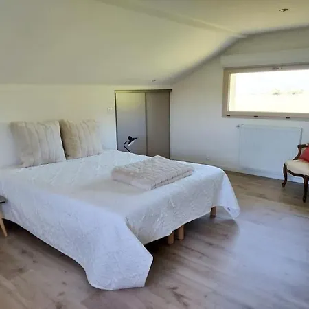 Maison Bien Etre Avec Sauna - Les 4 Saisons - De Chalain Holiday home *